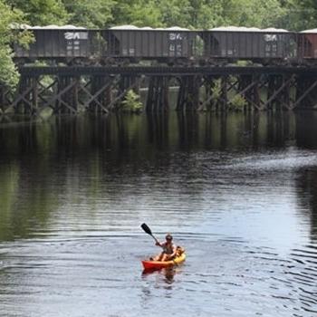 富兰克林南安普顿旅游黑水装备河火车
